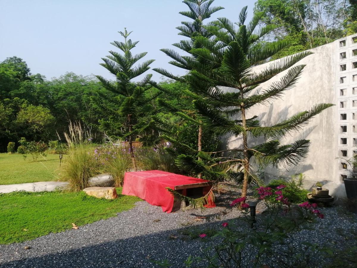The Box Promkiri Apartamento Nakhon Si Thammarat Exterior foto